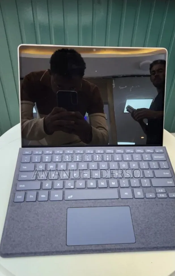 New Laptop Microsoft Surface Pro 9 16GB Intel Core i7 SSD 512GB