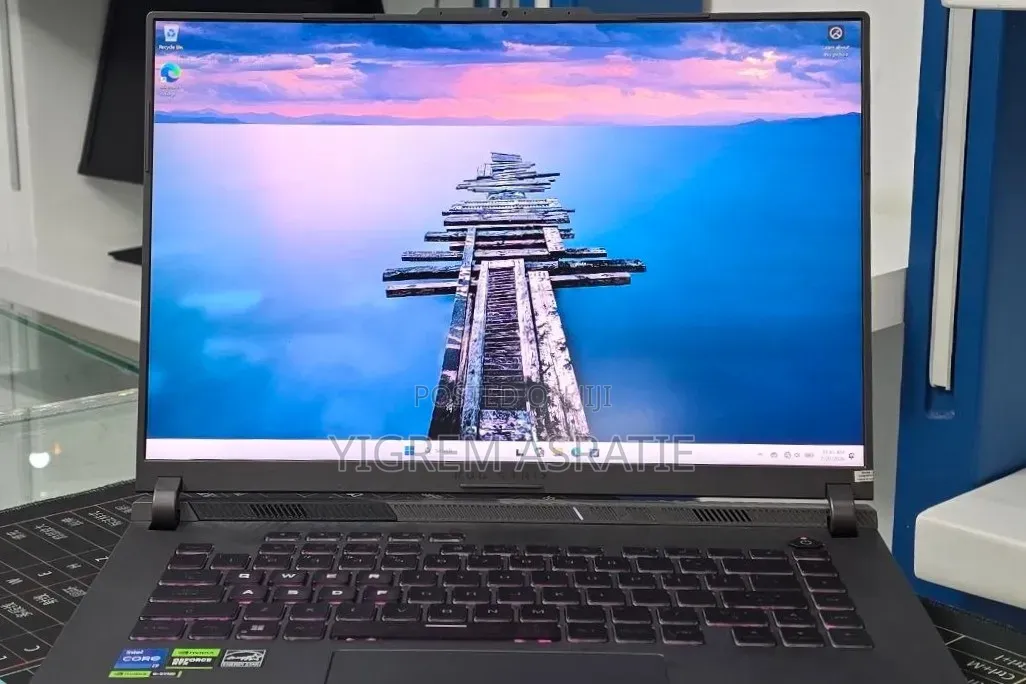 New Laptop Asus ROG Strix G16 G614 16GB Intel Core i7 SSD 1T