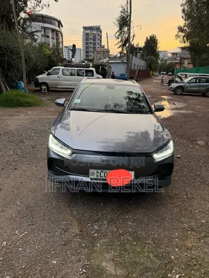 BYD E2 43 kWh 94 hp FWD 2025 Gray