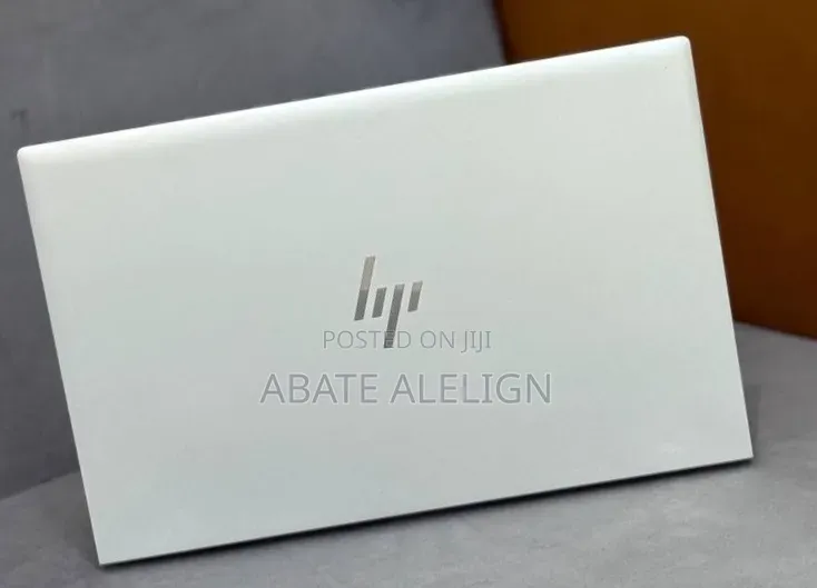 New Laptop HP EliteBook 830 G8 16GB Intel Core i5 SSD 512GB