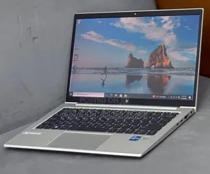 New Laptop HP EliteBook 830 G8 16GB Intel Core i5 SSD 512GB