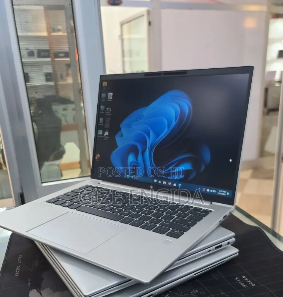 New Laptop HP EliteBook 840 G10 16GB Intel Core i7 SSD 512GB