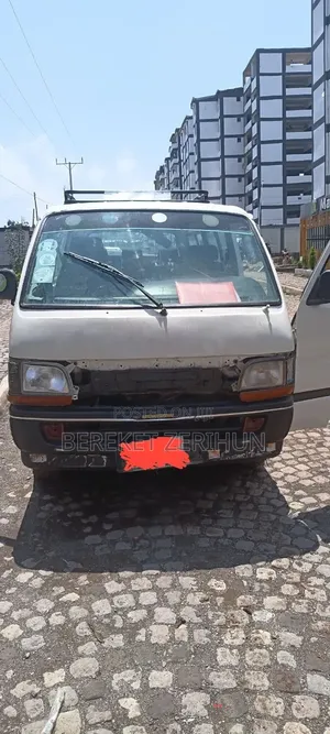 Toyota Hilux 1990 White