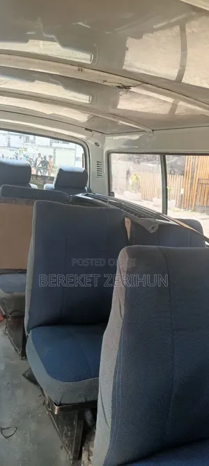 Toyota Hilux 1990 White