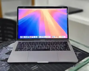 New Laptop Apple MacBook Pro 2019 16GB Intel Core i7 SSD 256GB
