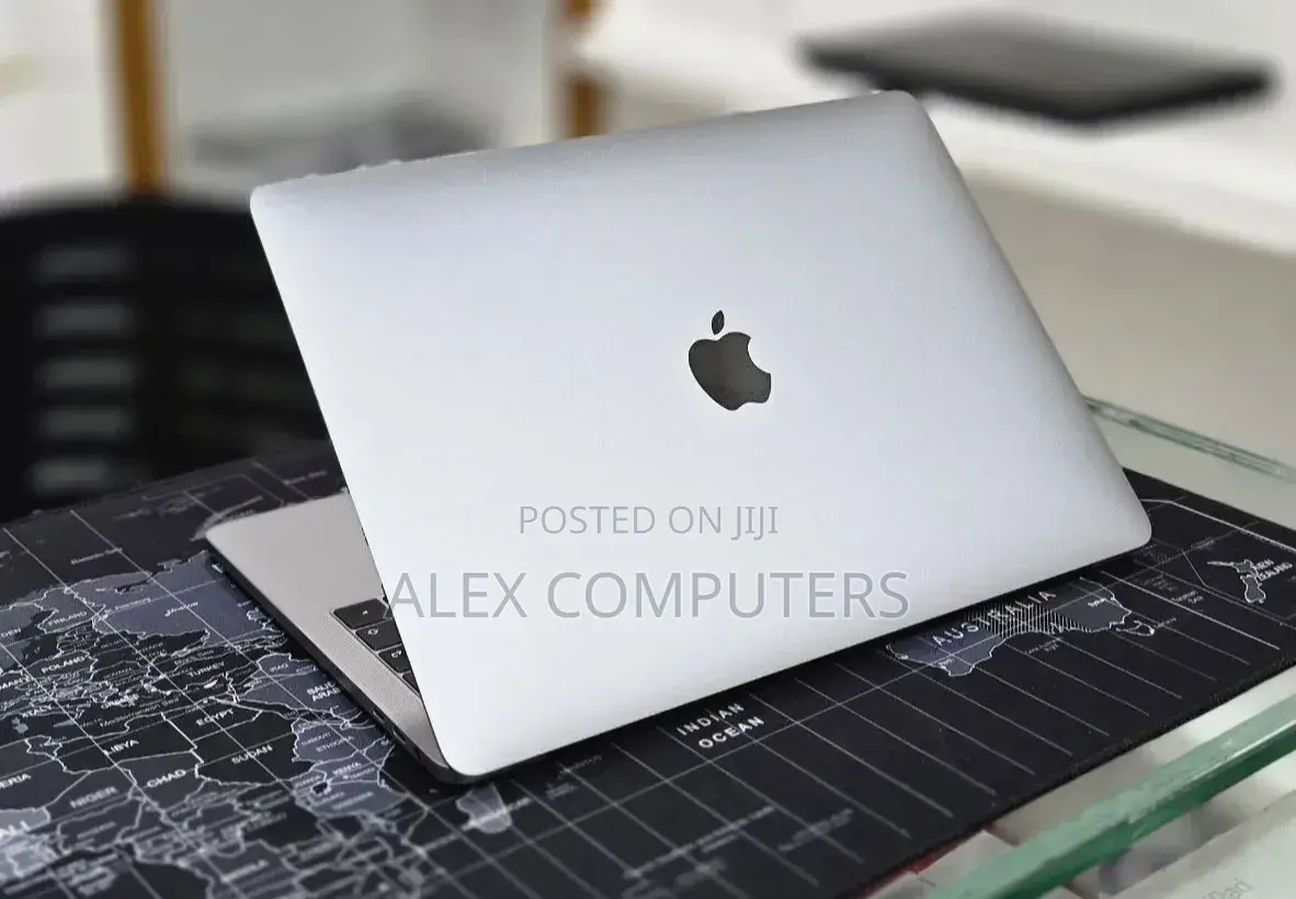 New Laptop Apple MacBook Pro 2019 16GB Intel Core i7 SSD 256GB