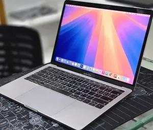New Laptop Apple MacBook Pro 2019 16GB Intel Core i7 SSD 256GB