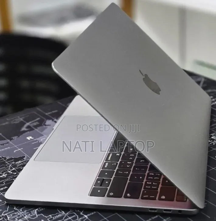 New Laptop Apple MacBook Pro 2019 16GB Intel Core i7 SSD 256GB