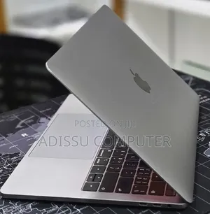 New Laptop Apple MacBook Pro 2019 16GB Intel Core i7 SSD 256GB