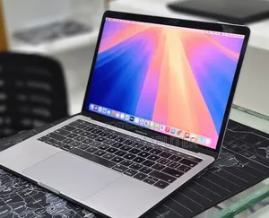New Laptop Apple MacBook Pro 2019 16GB Intel Core i7 SSD 256GB