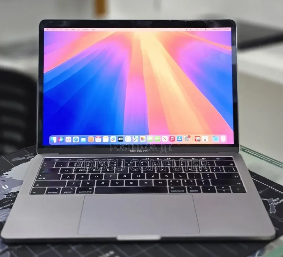New Laptop Apple MacBook Pro 2019 16GB Intel Core i7 SSD 256GB
