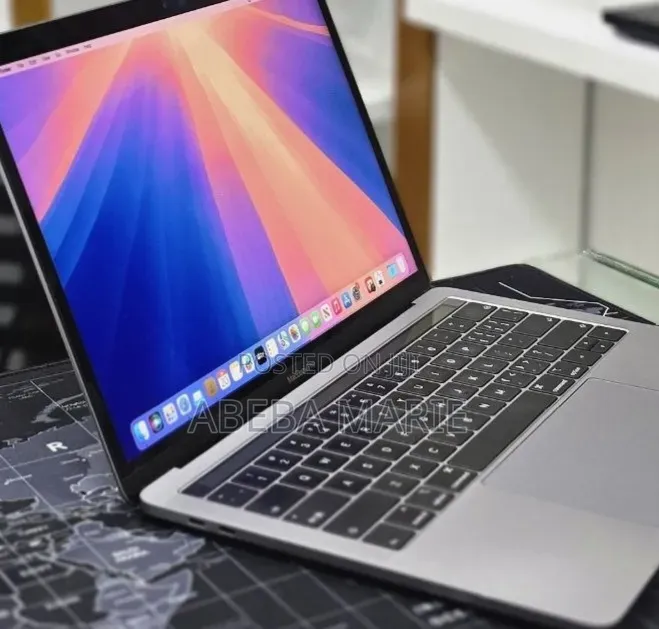 New Laptop Apple MacBook Pro 2019 16GB Intel Core i7 SSD 256GB