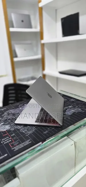 New Laptop Apple MacBook Pro 2019 16GB Intel Core i7 SSD 256GB