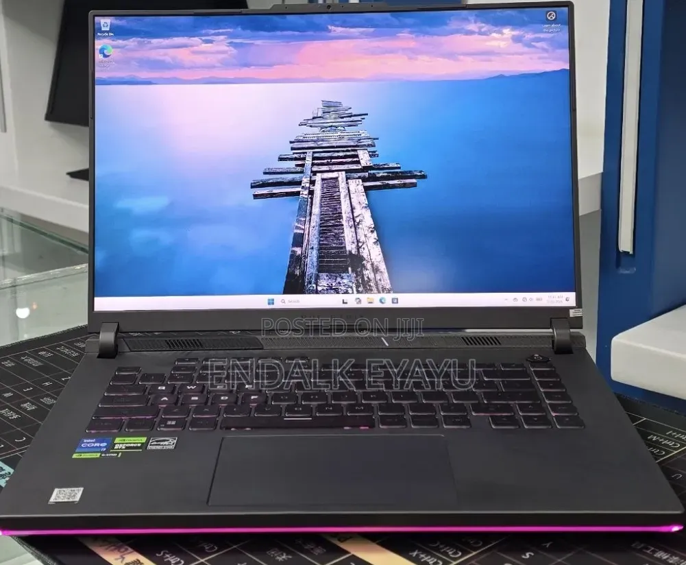 New Laptop Asus ROG Strix G16 16GB Intel Core i7 SSD 1T