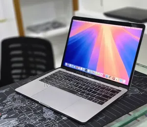 New Laptop Apple MacBook Pro 2019 16GB Intel Core i7 SSD 256GB