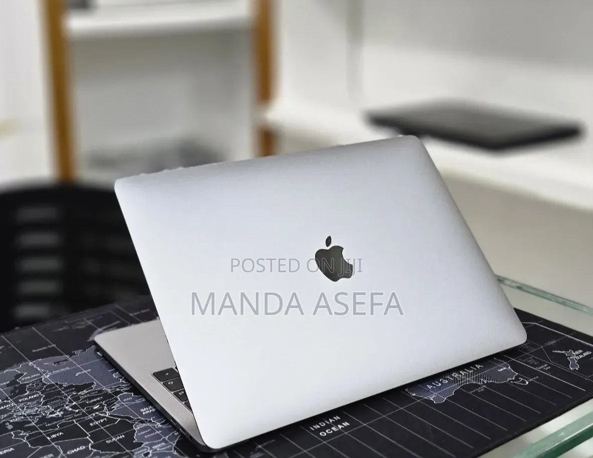 New Laptop Apple MacBook Pro 2019 16GB Intel Core i7 SSD 256GB