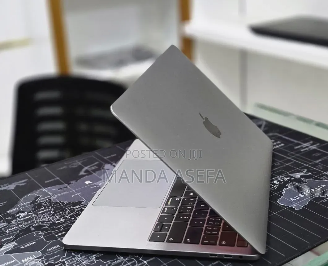 New Laptop Apple MacBook Pro 2019 16GB Intel Core i7 SSD 256GB