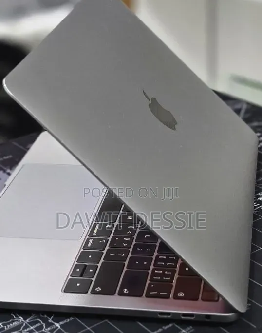 New Laptop Apple MacBook Pro 2019 16GB Intel Core i7 SSD 256GB