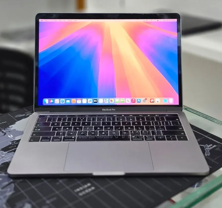 New Laptop Apple MacBook Pro 2019 16GB Intel Core i7 SSD 256GB