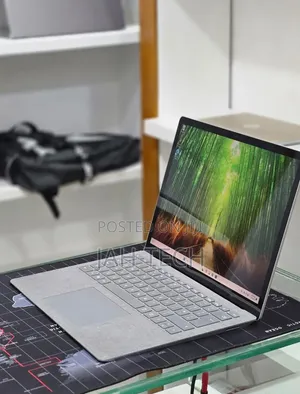 New Laptop Microsoft Surface 16GB Intel Core i7 SSD 512GB