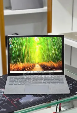 New Laptop Microsoft Surface 16GB Intel Core i7 SSD 512GB