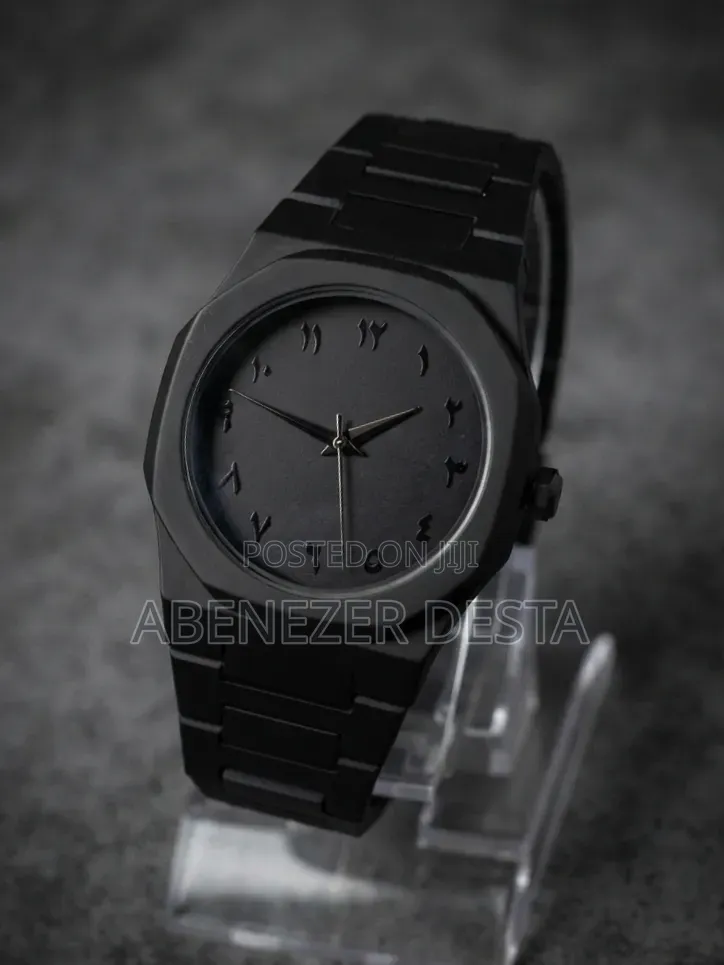 Aura Minimalist Analog Watch Featuring Arabic Numerals