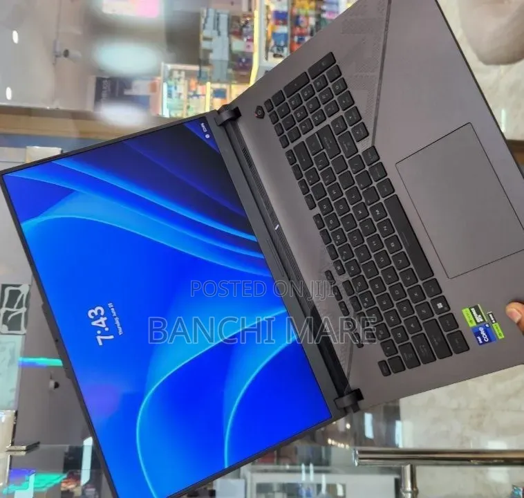 New Laptop Asus ROG Strix G18 32GB Intel Core i9 SSD 2T