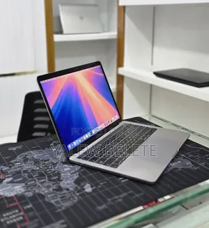 New Laptop Apple MacBook Pro 2019 16GB Intel Core i7 SSD 256GB