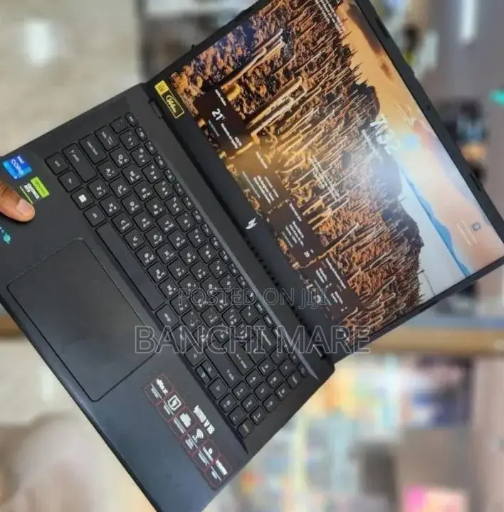 New Laptop Acer Nitro V 15 16GB Intel Core i7 SSD 512GB