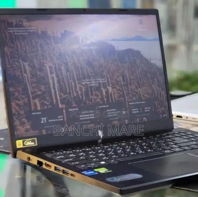 New Laptop Acer Nitro V 15 16GB Intel Core i7 SSD 512GB