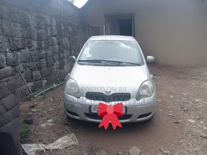 Toyota Vitz 2004 Silver