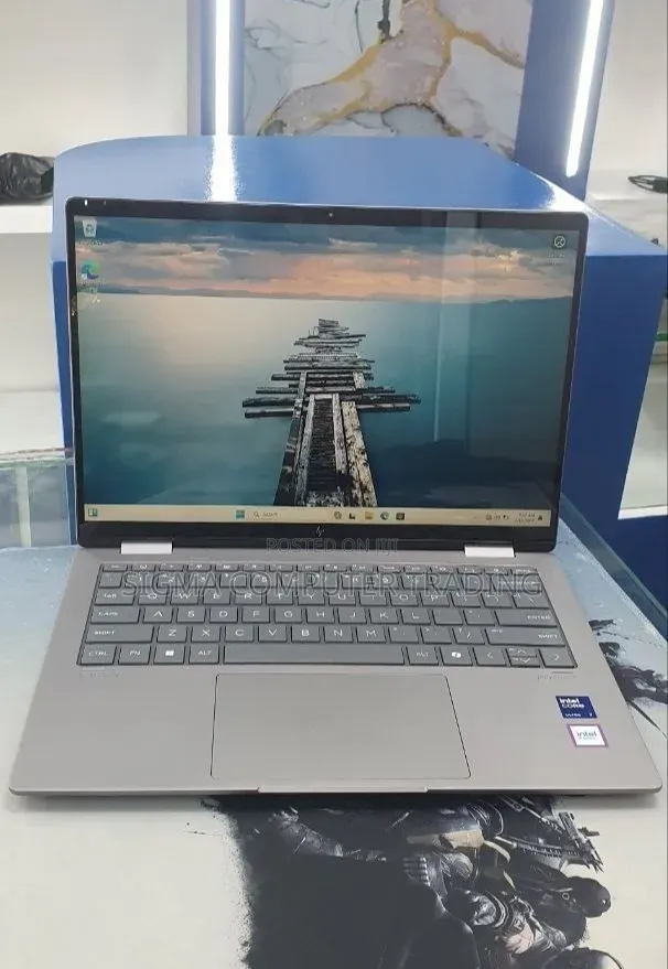New Laptop HP OmniBook Ultra Flip 14" 16GB Intel Core Ultra 7 SSD 1T