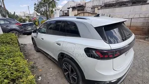 Volkswagen ID.6 2022 White