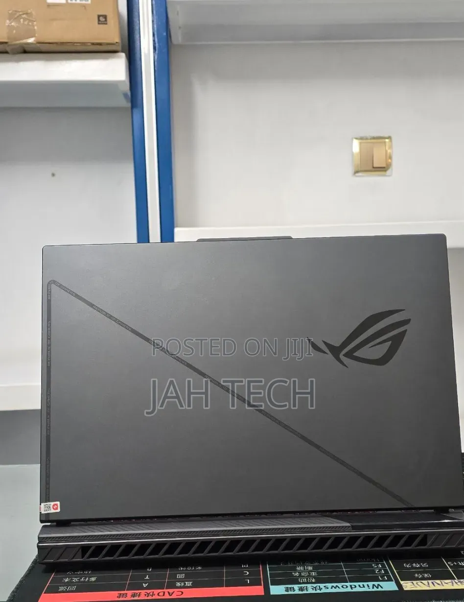 New Laptop Asus ROG Strix G16 G614 16GB Intel Core i7 SSD 1T