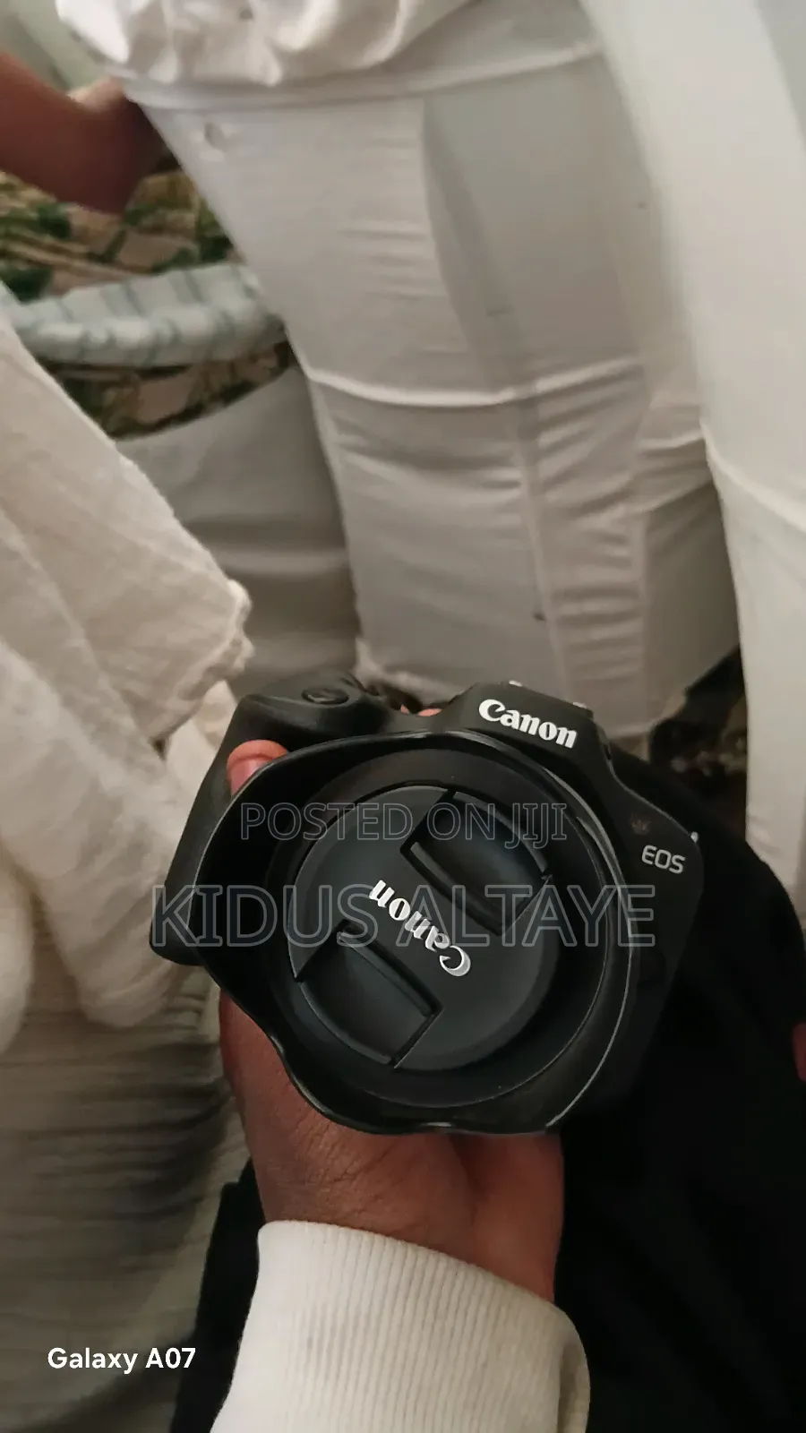 Canon R100