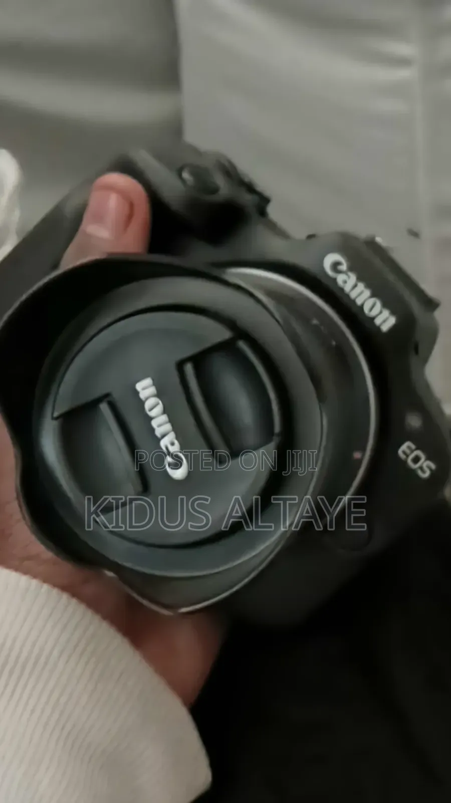 Canon R100