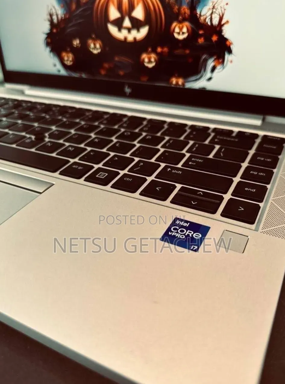 New Laptop HP EliteBook 830 G8 16GB Intel Core i7 SSD 512GB