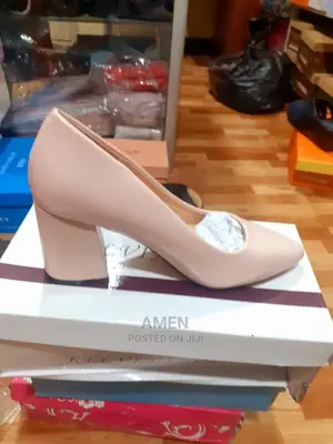 Ladies Shoe
