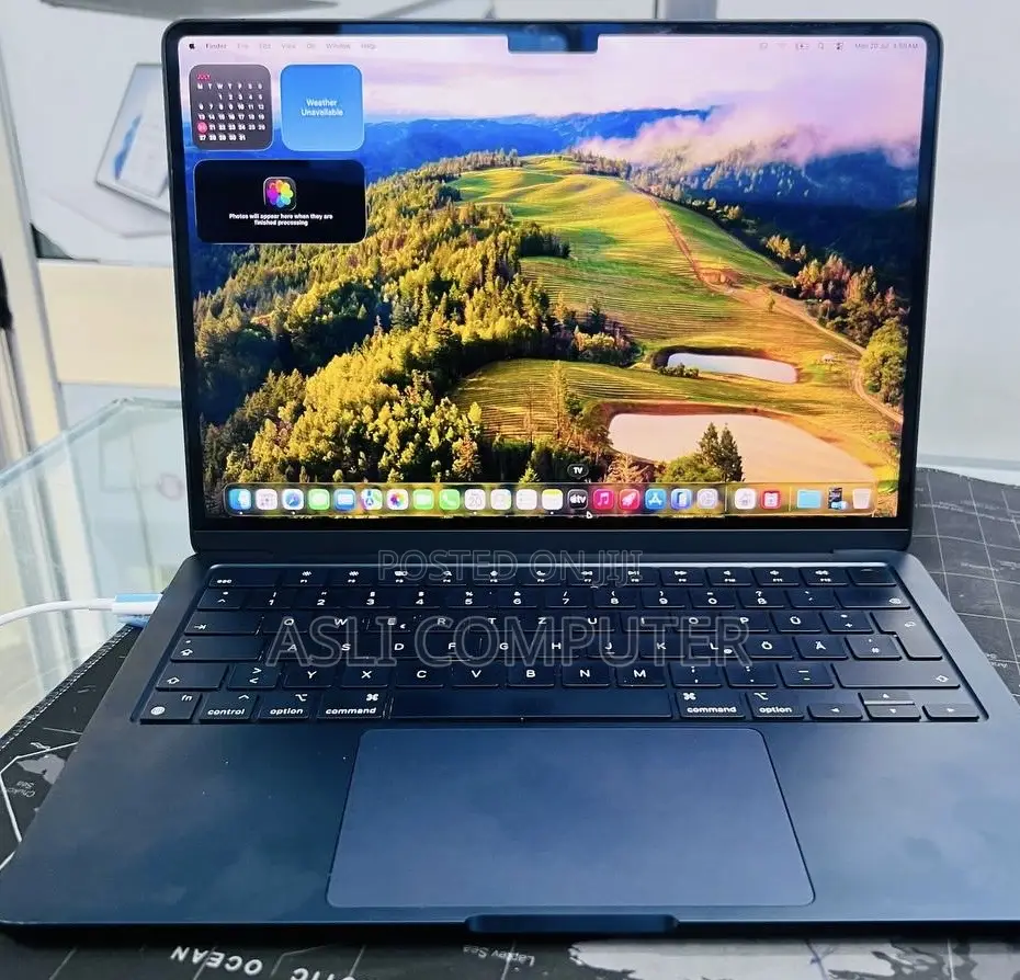 New Laptop Apple MacBook Air 2022 M2 16GB Apple M2 SSD 512GB