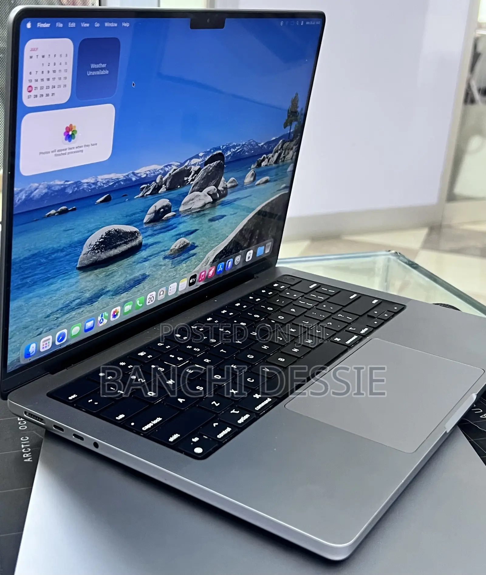 New Laptop Apple MacBook Pro 2020 M1 16GB Apple M1 Pro SSD 512GB