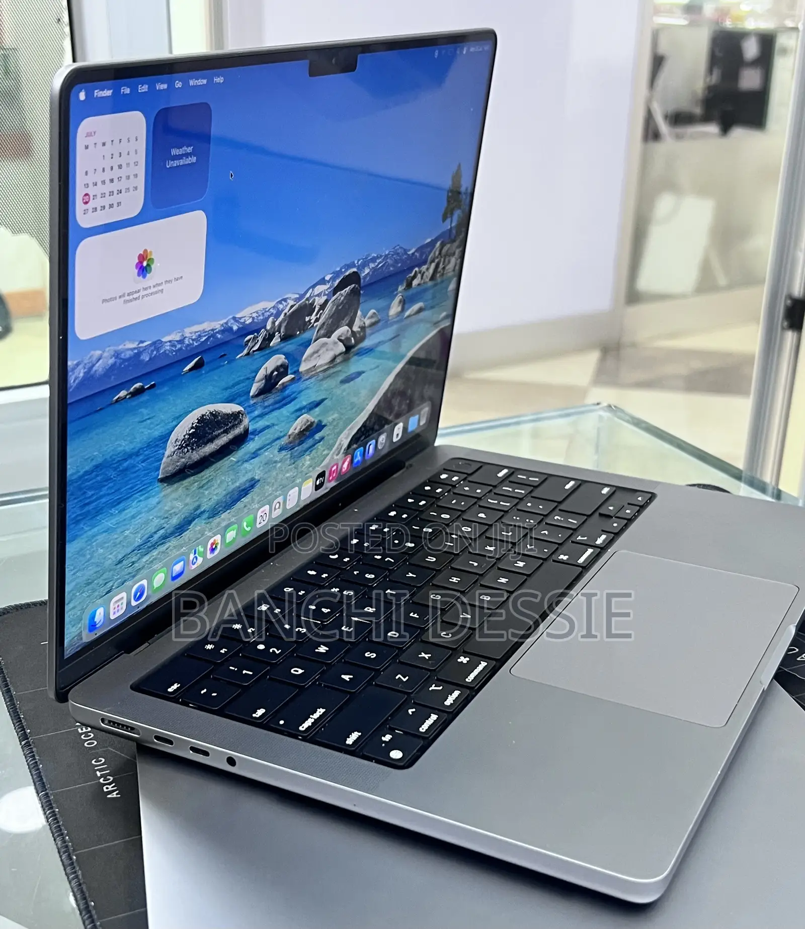 New Laptop Apple MacBook Pro 2020 M1 16GB Apple M1 Pro SSD 512GB