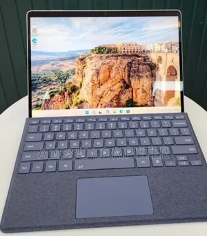 New Laptop Microsoft Surface 16GB Intel Core i7 SSD 512GB