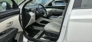Hyundai Tucson SE 2022 White