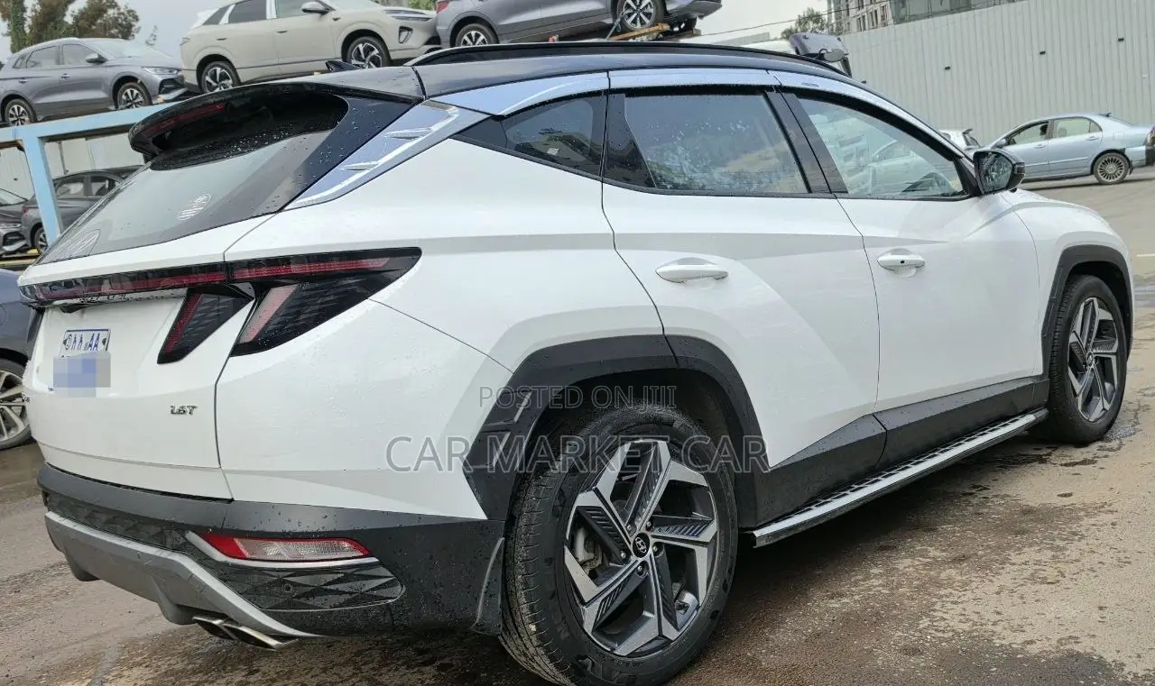 Hyundai Tucson SE 2022 White