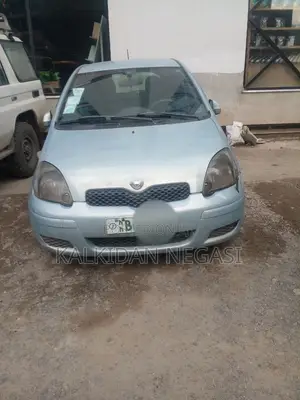 Toyota Vitz 2004 Blue