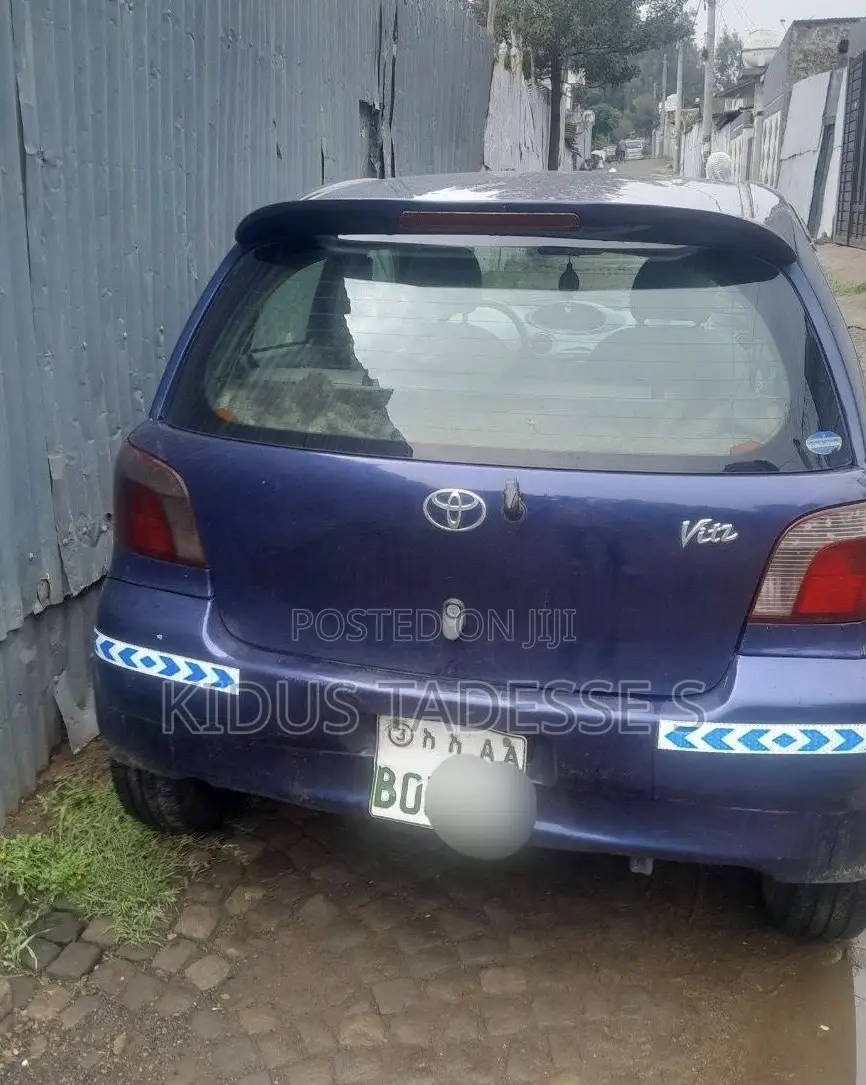Toyota Vitz 1999 Blue