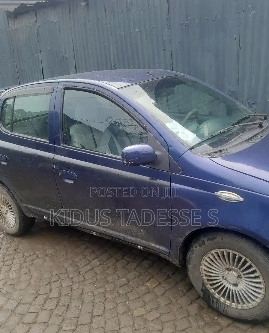Toyota Vitz 1999 Blue