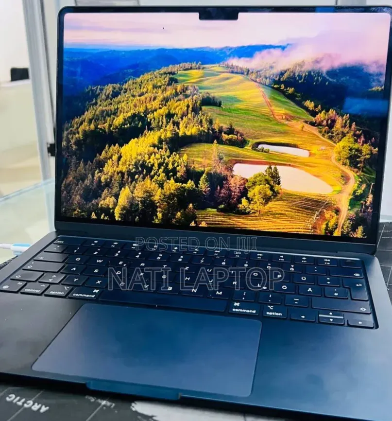 New Laptop Apple MacBook Air 2022 M2 16GB Apple M2 SSD 512GB
