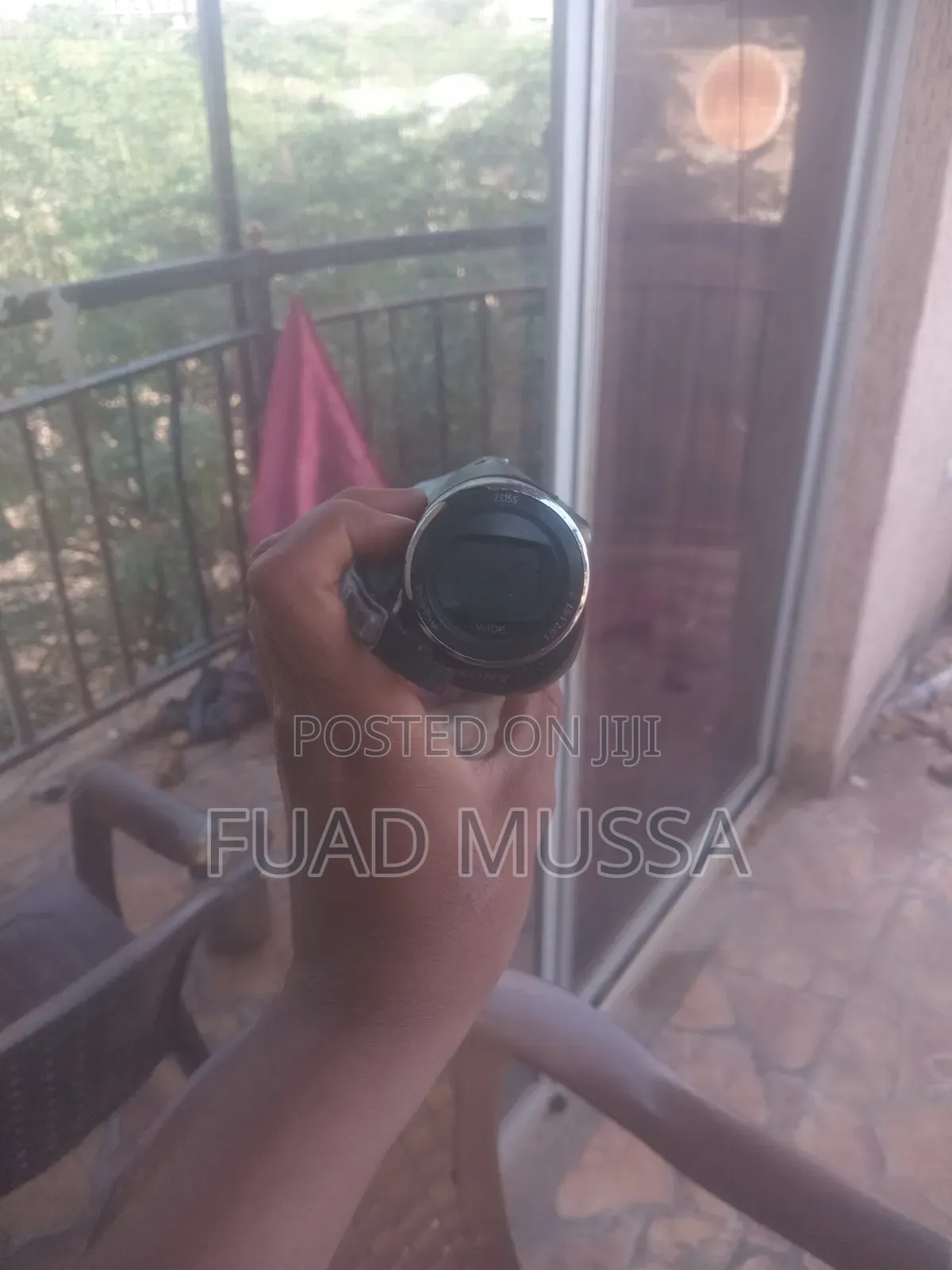 Soney Cx405 Handycam With Exmor R Cmos Sensor