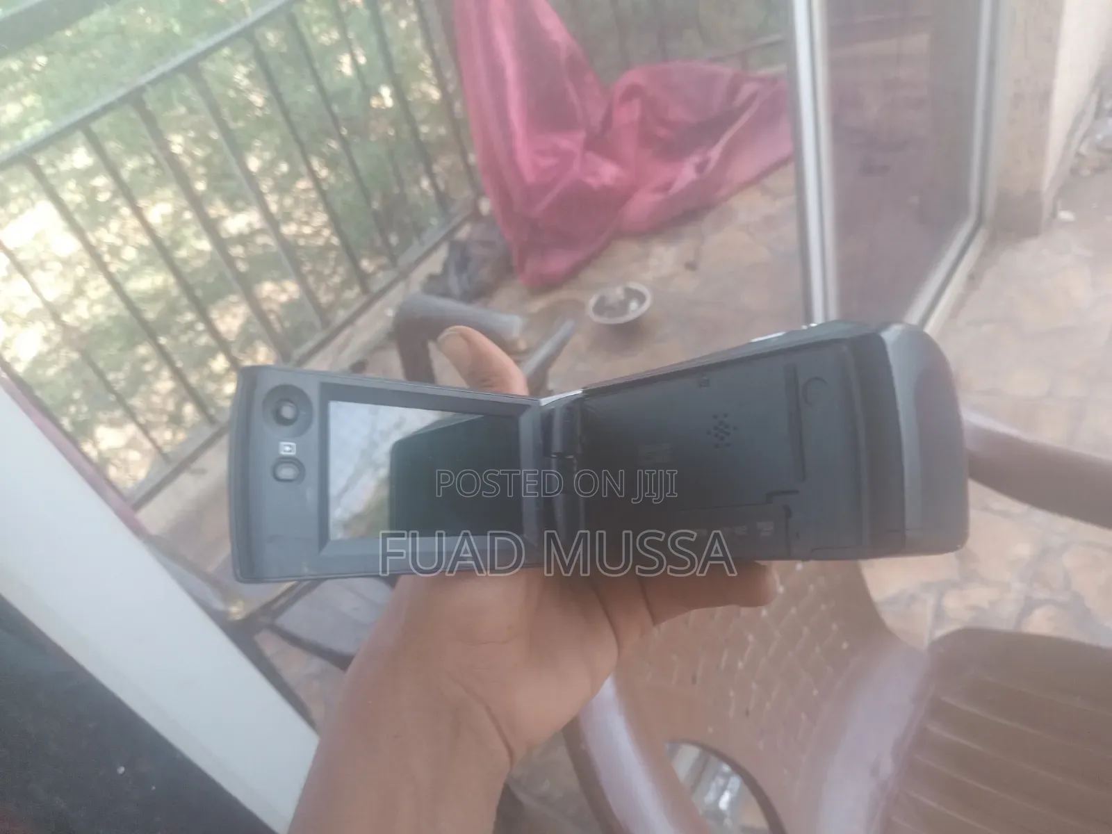 Soney Cx405 Handycam With Exmor R Cmos Sensor